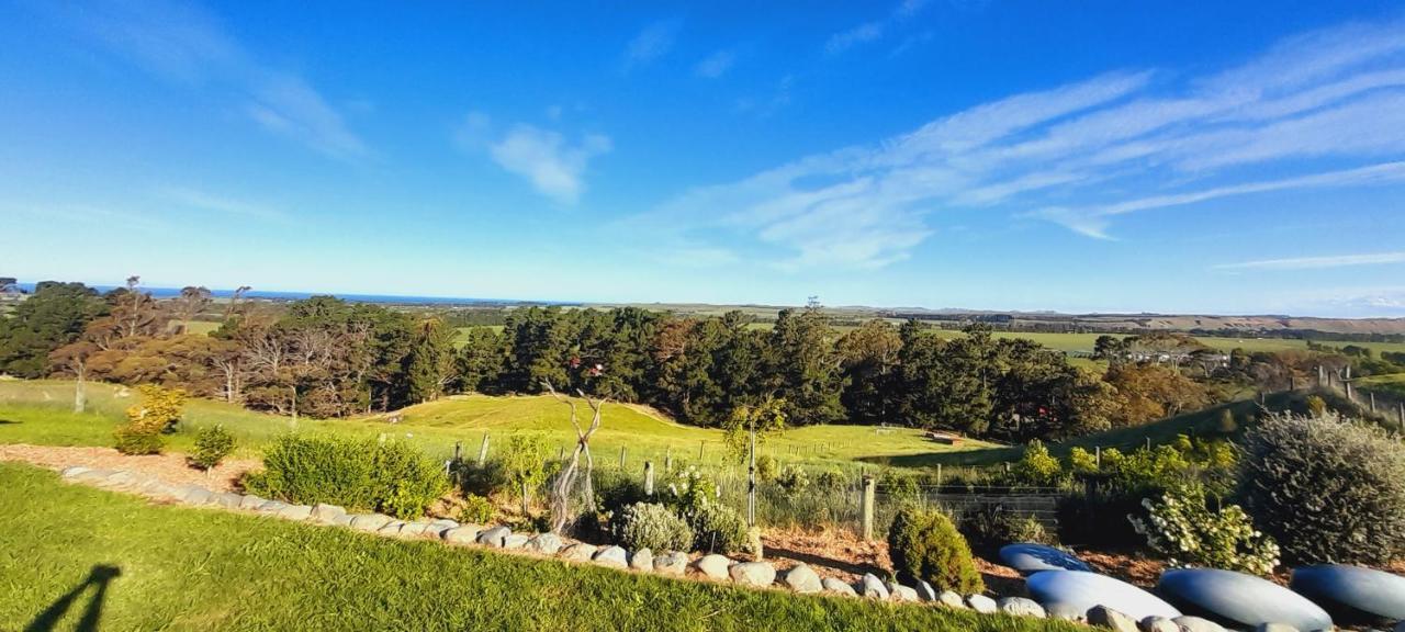 Hill Top Retreat Lower Dashwood Exterior photo
